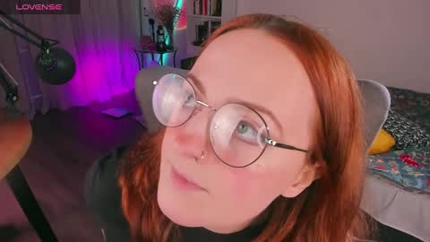 Snapshot of juliet_schoolgirl chatting on March 10, 2025, 10:34 pm Juliet online show from March 10, 2025, 10:34 pm