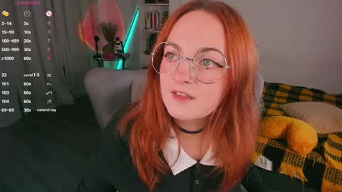Snapshot of juliet_schoolgirl chatting on October 10, 2025, 12:53 am Juliet online show from October 10, 2025, 12:53 am