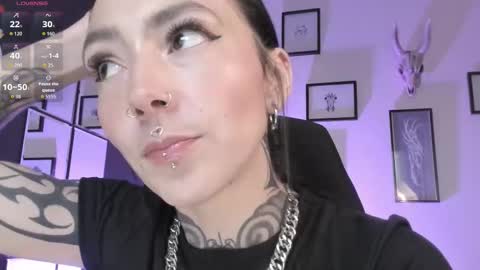 Snapshot of juliet_sourire chatting on September 18, 2025, 2:08 pm juliet_sourire online show from September 18, 2025, 2:08 pm