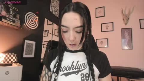 juliet_sourire online show from June 1, 2026, 2:30 pm