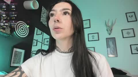 juliet_sourire online show from June 6, 2026, 12:32 pm