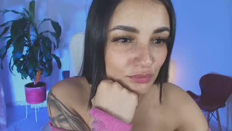 Julieta92  online show from June 1, 2026, 11:28 pm