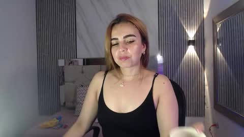 julieta__fox_ online show from December 17, 2025, 2:06 am