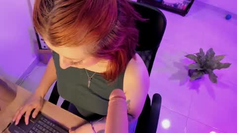 Snapshot of julieta_alves chatting on April 15, 2026, 11:17 am July online show from April 15, 2026, 11:17 am
