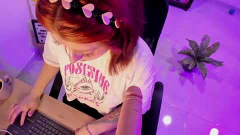 Snapshot of julieta_alves chatting on April 27, 2026, 10:46 am July online show from April 27, 2026, 10:46 am