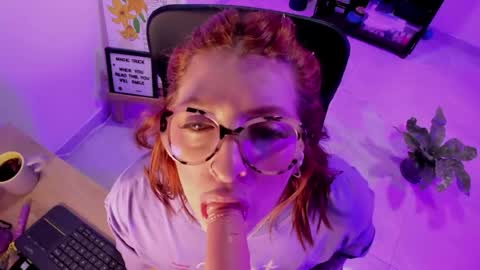 Snapshot of julieta_alves chatting on May 4, 2026, 11:06 am July online show from May 4, 2026, 11:06 am