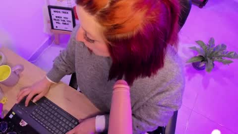Snapshot of julieta_alves chatting on May 7, 2026, 11:21 pm July online show from May 7, 2026, 11:21 pm