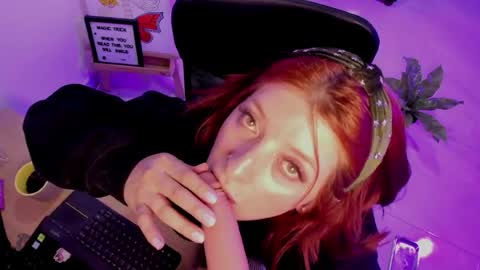 Snapshot of julieta_alves chatting on May 12, 2026, 11:13 pm July online show from May 12, 2026, 11:13 pm
