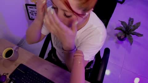Snapshot of julieta_alves chatting on May 19, 2026, 11:00 pm July online show from May 19, 2026, 11:00 pm