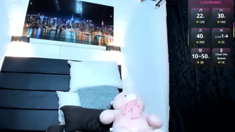 Snapshot of julieta_coopeer_ chatting on October 20, 2025, 10:59 am Julieta online show from October 20, 2025, 10:59 am