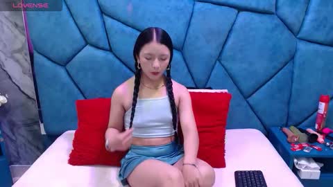 Snapshot of julieta_diamond chatting on April 21, 2026, 2:51 am Julieta online show from April 21, 2026, 2:51 am
