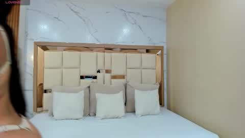     online show from December 4, 2025, 9:56 pm