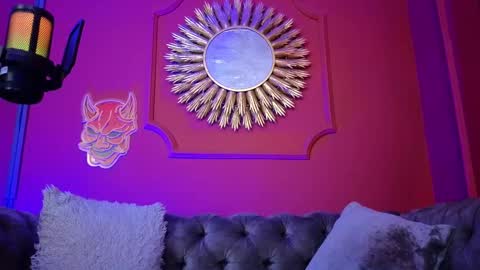 Snapshot of julieta_russell chatting on February 18, 2026, 12:12 pm Julieta online show from February 18, 2026, 12:12 pm