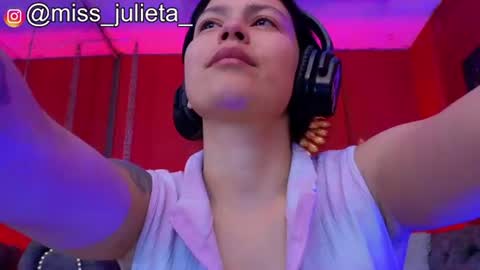 Snapshot of julieta_russell chatting on July 4, 2026, 12:00 pm Julieta online show from July 4, 2026, 12:00 pm