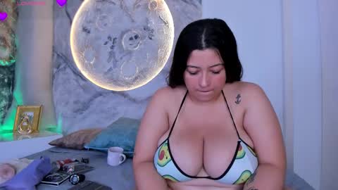 julietakane online show from December 14, 2025, 5:02 am