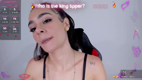 Snapshot of julietaserafelle chatting on October 22, 2025, 6:40 pm serafelle online show from October 22, 2025, 6:40 pm