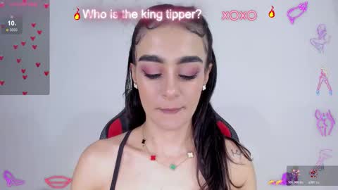 Snapshot of julietaserafelle chatting on December 17, 2025, 10:16 pm serafelle online show from December 17, 2025, 10:16 pm