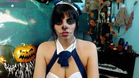    online show from October 18, 2025, 5:43 am