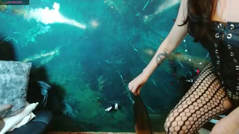 Snapshot of julieth_sex1 chatting on November 19, 2025, 5:18 am online show from November 19, 2025, 5:18 am