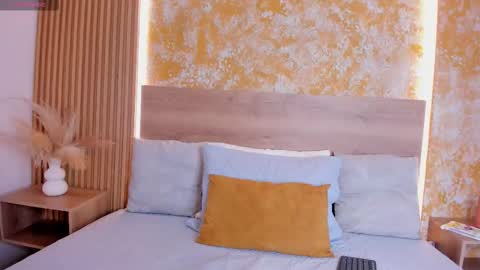 Julieta online show from February 21, 2026, 11:55 am