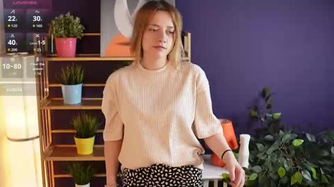 Mia online show from September 13, 2025, 3:17 am