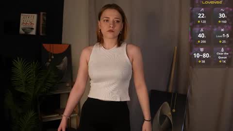 Mia online show from September 21, 2025, 3:08 am