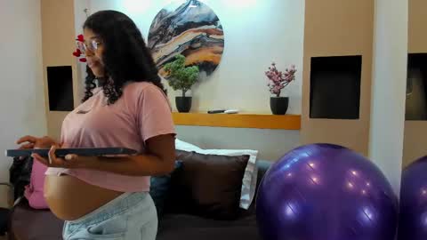   online show from September 28, 2025, 2:17 am