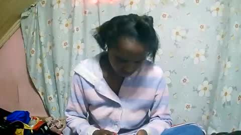 Snapshot of juliette9794 chatting on September 19, 2025, 4:25 am juliette9794 online show from September 19, 2025, 4:25 am