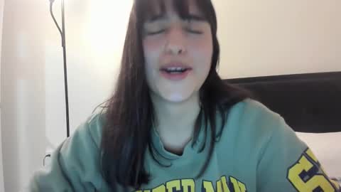 Snapshot of juliette_26 chatting on November 12, 2025, 1:28 am juliette_26 online show from November 12, 2025, 1:28 am