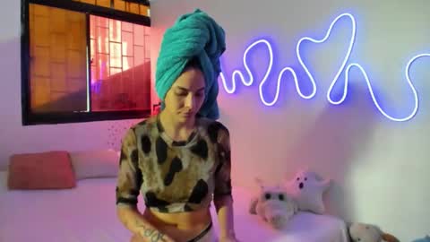 Snapshot of juliette_sweet05 chatting on November 1, 2025, 7:05 pm juliette online show from November 1, 2025, 7:05 pm