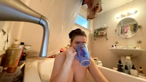Snapshot of juliettelatte81200 chatting on July 4, 2026, 4:57 pm juliettelatte81200 online show from July 4, 2026, 4:57 pm