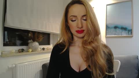 Snapshot of juliettesensual chatting on March 7, 2025, 9:17 pm JulietteSensual online show from March 7, 2025, 9:17 pm