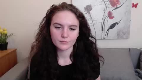 Julia online show from November 22, 2025, 4:33 am