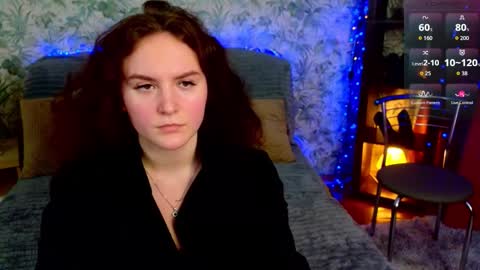 Julia online show from November 28, 2025, 1:36 pm