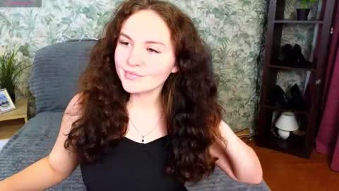 Julia online show from December 1, 2025, 1:16 pm