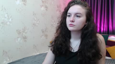 Julia online show from December 4, 2025, 7:06 am