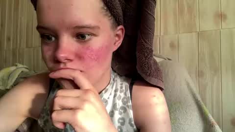 Snapshot of juligwartney chatting on June 14, 2026, 3:14 pm Malin online show from June 14, 2026, 3:14 pm