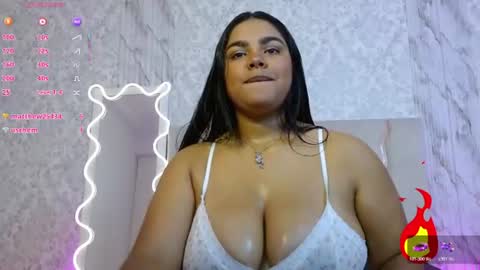 juliieta_tay online show from July 5, 2026, 4:19 am