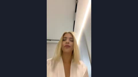Snapshot of julissalehigh chatting on May 18, 2026, 9:59 am Bella online show from May 18, 2026, 9:59 am