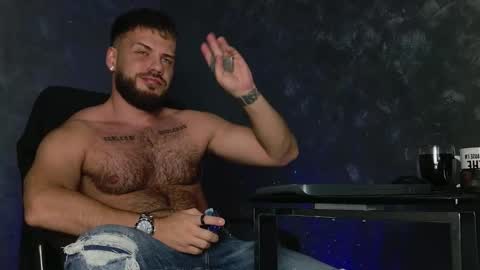 JULiUS   online show from December 1, 2025, 8:03 pm