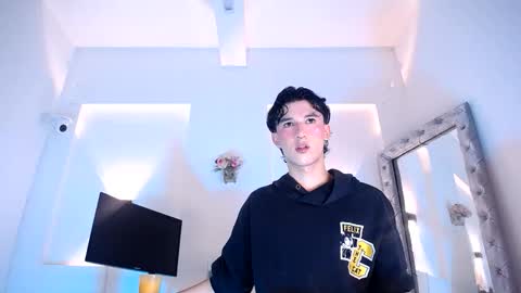 Snapshot of jullian_ricci chatting on June 9, 2026, 7:58 pm jullian online show from June 9, 2026, 7:58 pm