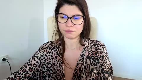 Snapshot of jullyenn chatting on February 4, 2025, 1:06 pm Jully online show from February 4, 2025, 1:06 pm