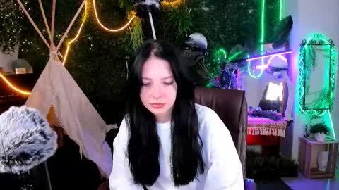 Juls online show from September 30, 2025, 9:25 am