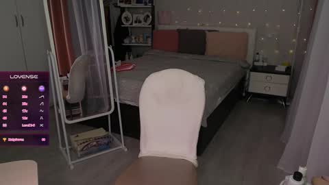 Snapshot of julvilnet chatting on October 23, 2025, 5:23 pm Julia online show from October 23, 2025, 5:23 pm