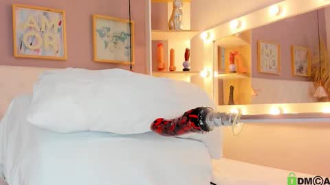  Juliana  online show from December 22, 2025, 8:39 pm