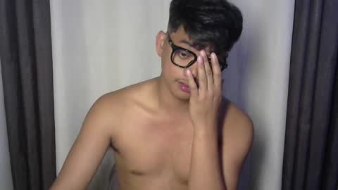 Snapshot of julz_alwayshorny chatting on February 4, 2026, 5:52 pm call me julz online show from February 4, 2026, 5:52 pm