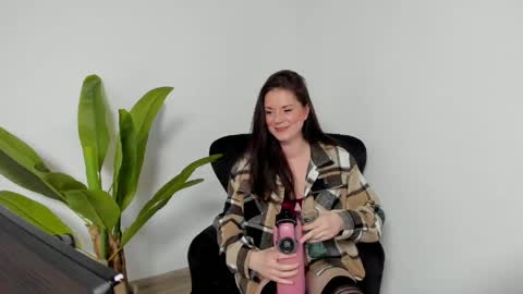 Bonnie online show from May 12, 2026, 4:15 pm