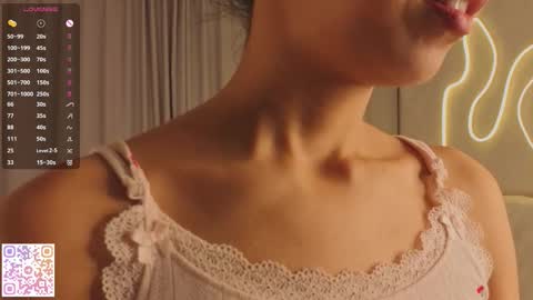 Snapshot of juniebogany chatting on November 22, 2025, 6:18 pm Bella online show from November 22, 2025, 6:18 pm