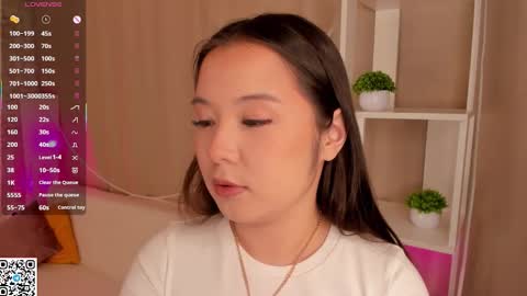 Snapshot of juniebogany chatting on December 16, 2025, 4:17 am Bella online show from December 16, 2025, 4:17 am