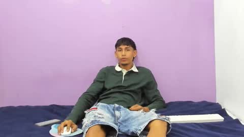 junior_bigcock3 online show from January 31, 2025, 4:17 pm